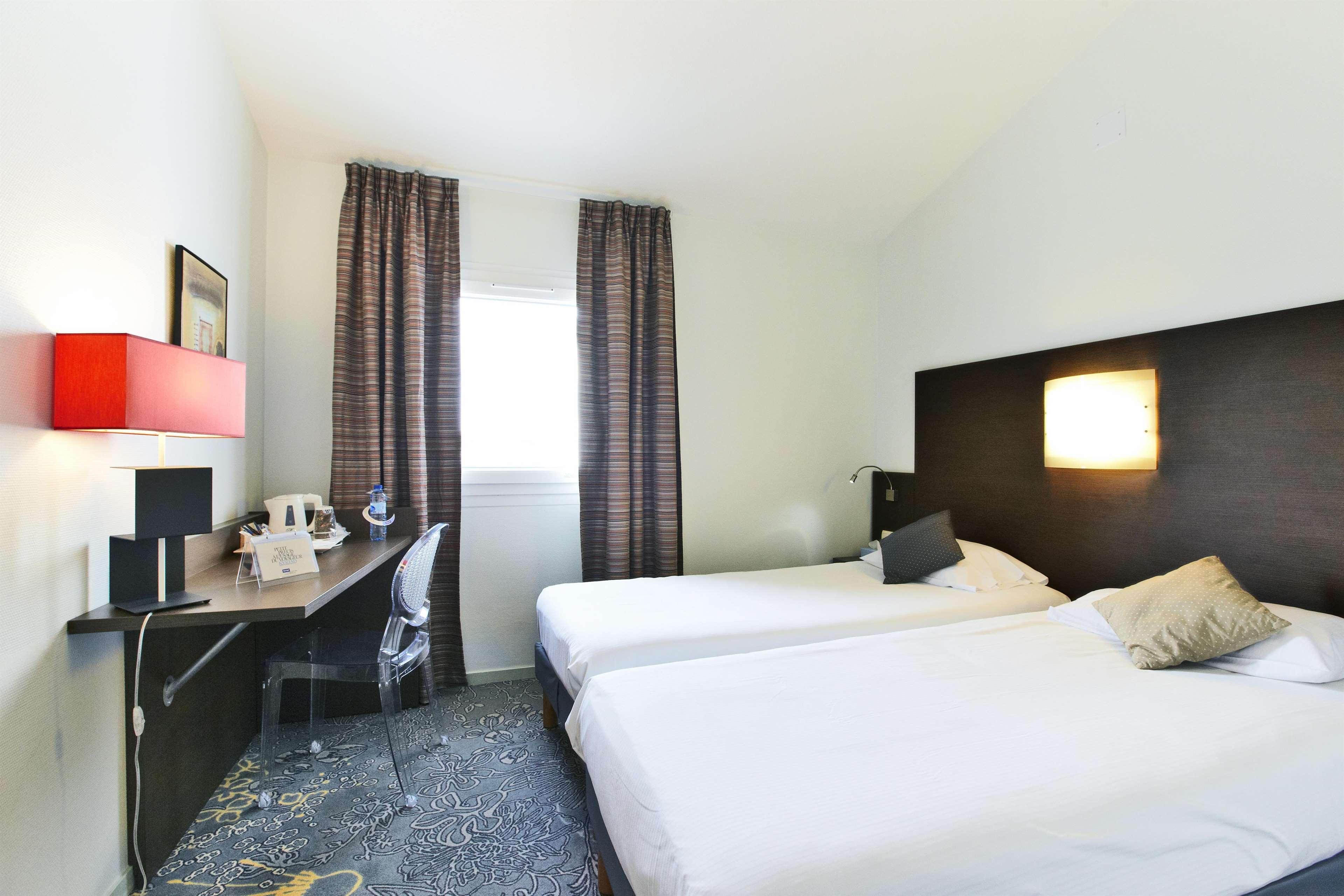 Hotel Kyriad La Rochelle Centre Ville Ngoại thất bức ảnh