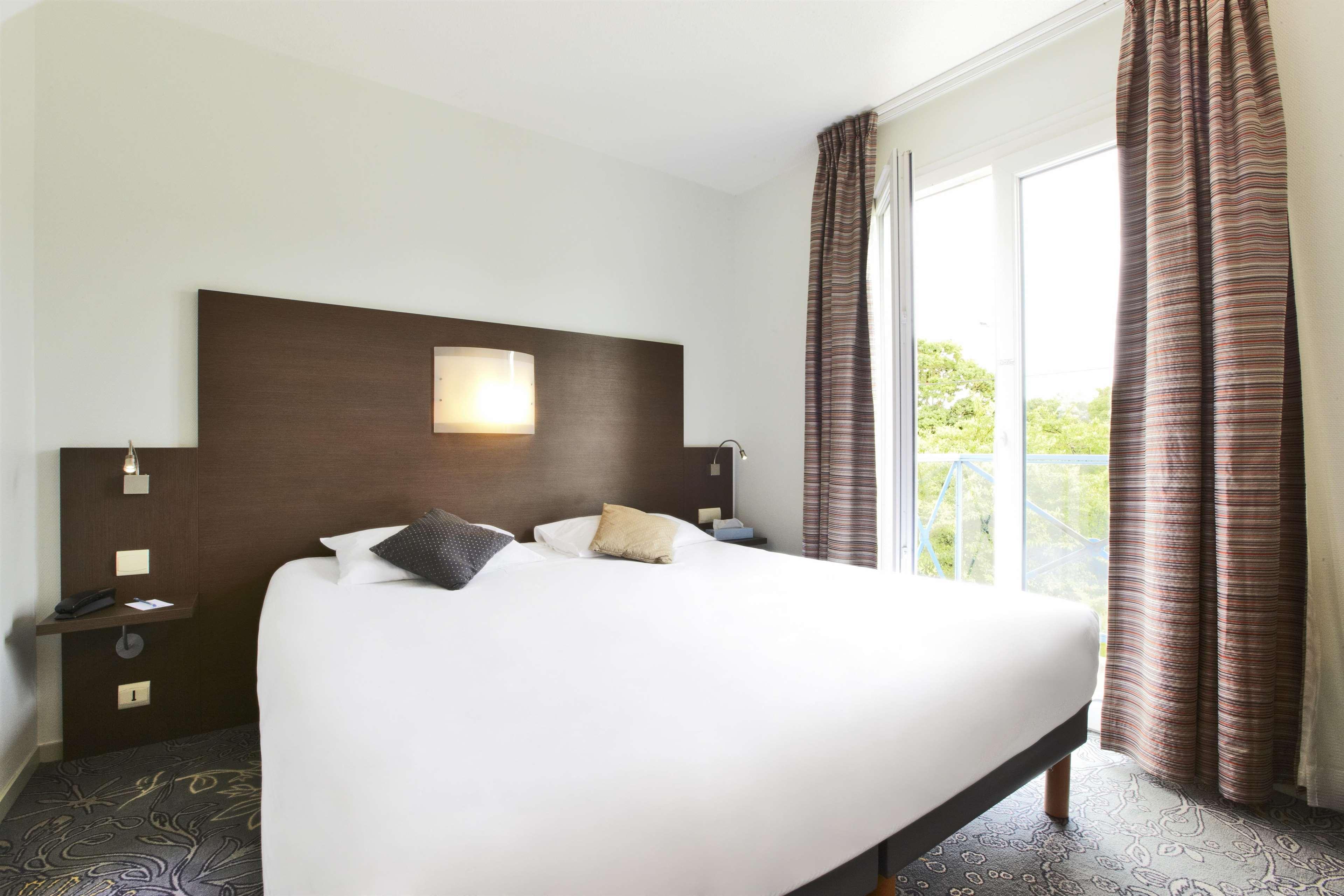Hotel Kyriad La Rochelle Centre Ville Ngoại thất bức ảnh
