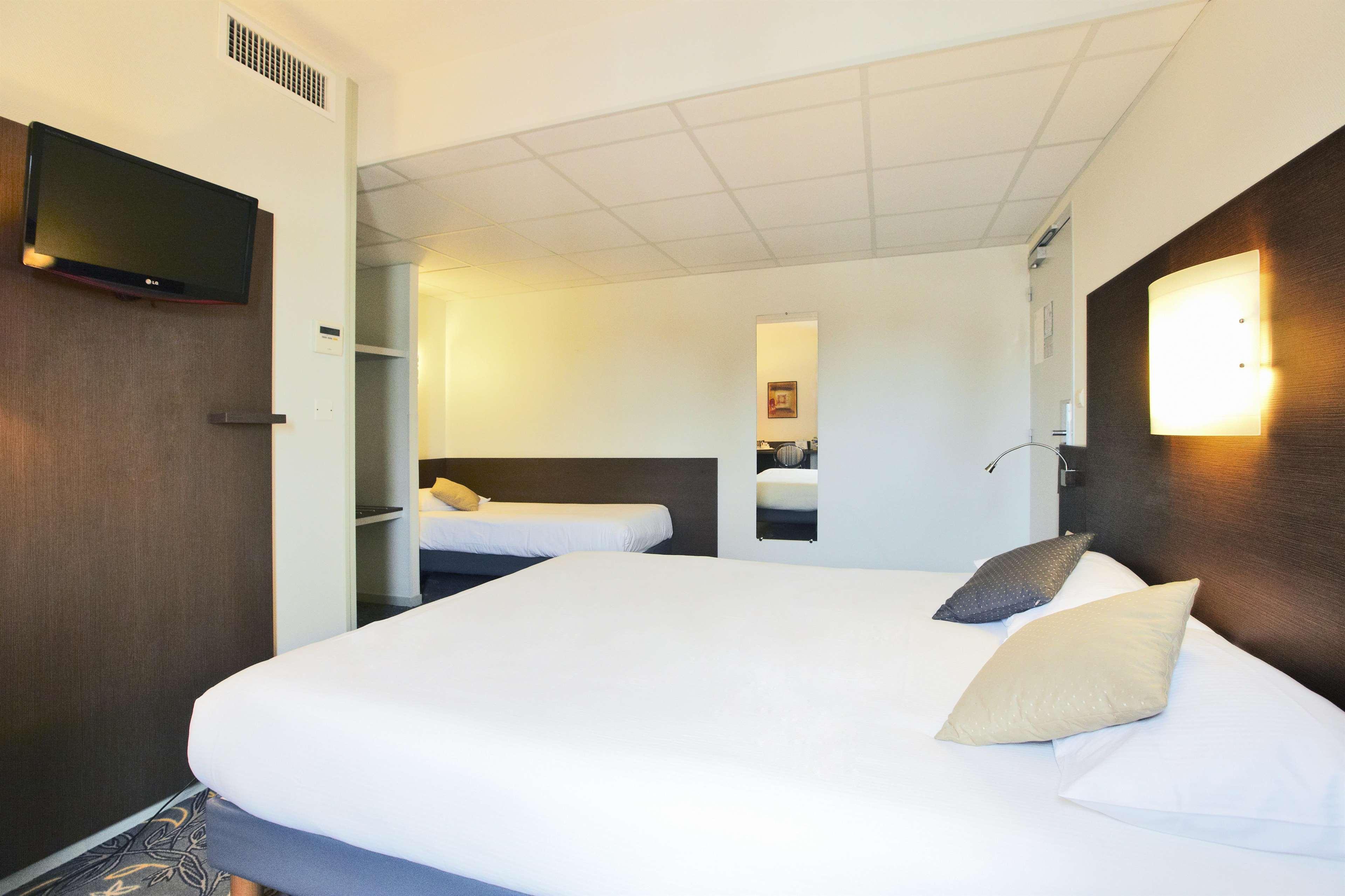 Hotel Kyriad La Rochelle Centre Ville Ngoại thất bức ảnh